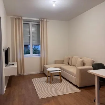 1 Apartment
